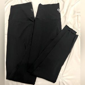 Aritzia TNA CHILL hi-rise leggings